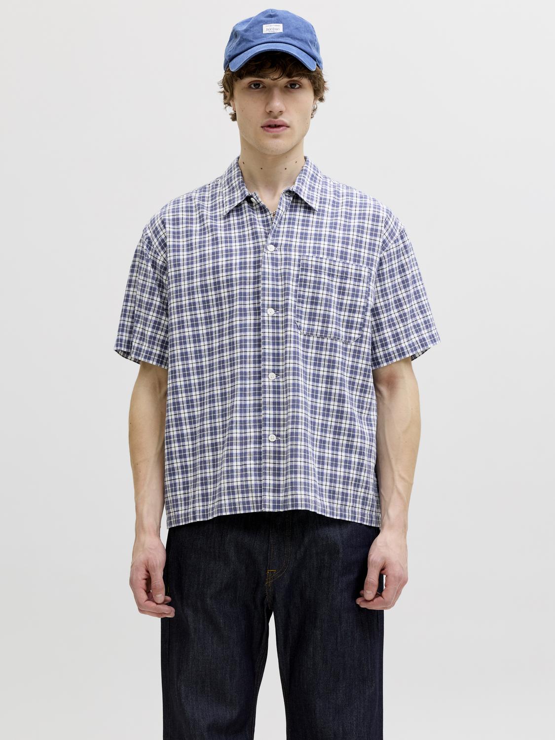 model_shot-front