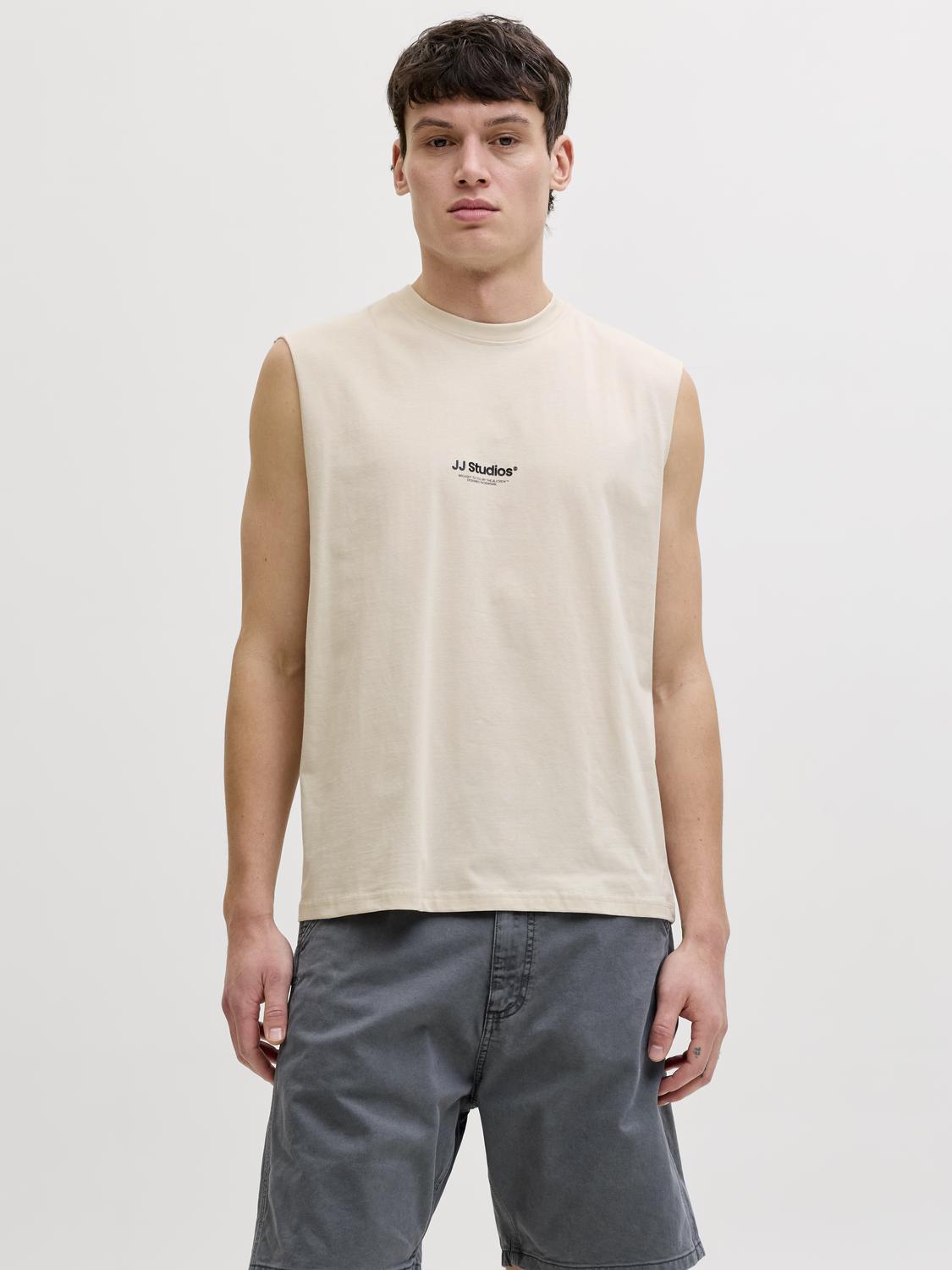 model_shot-front