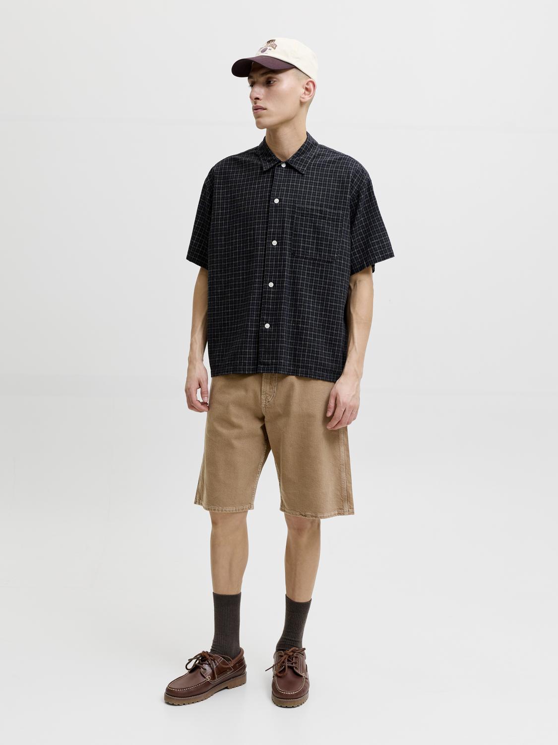model_shot-front_full