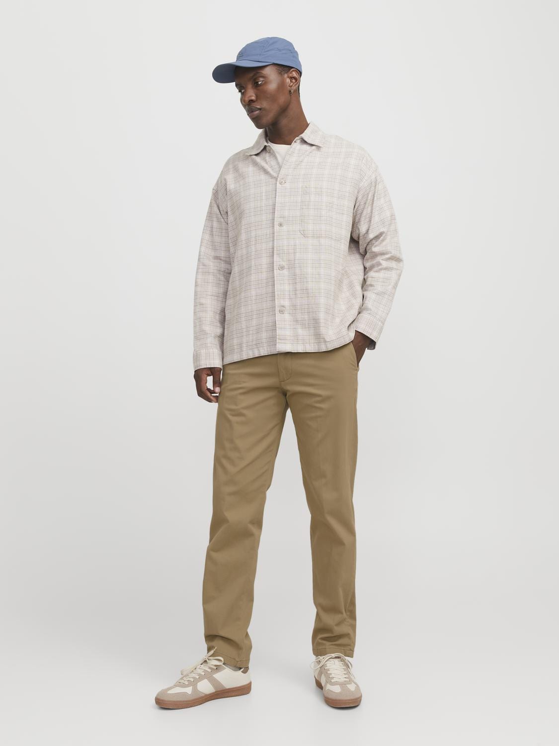 model_shot-front_full