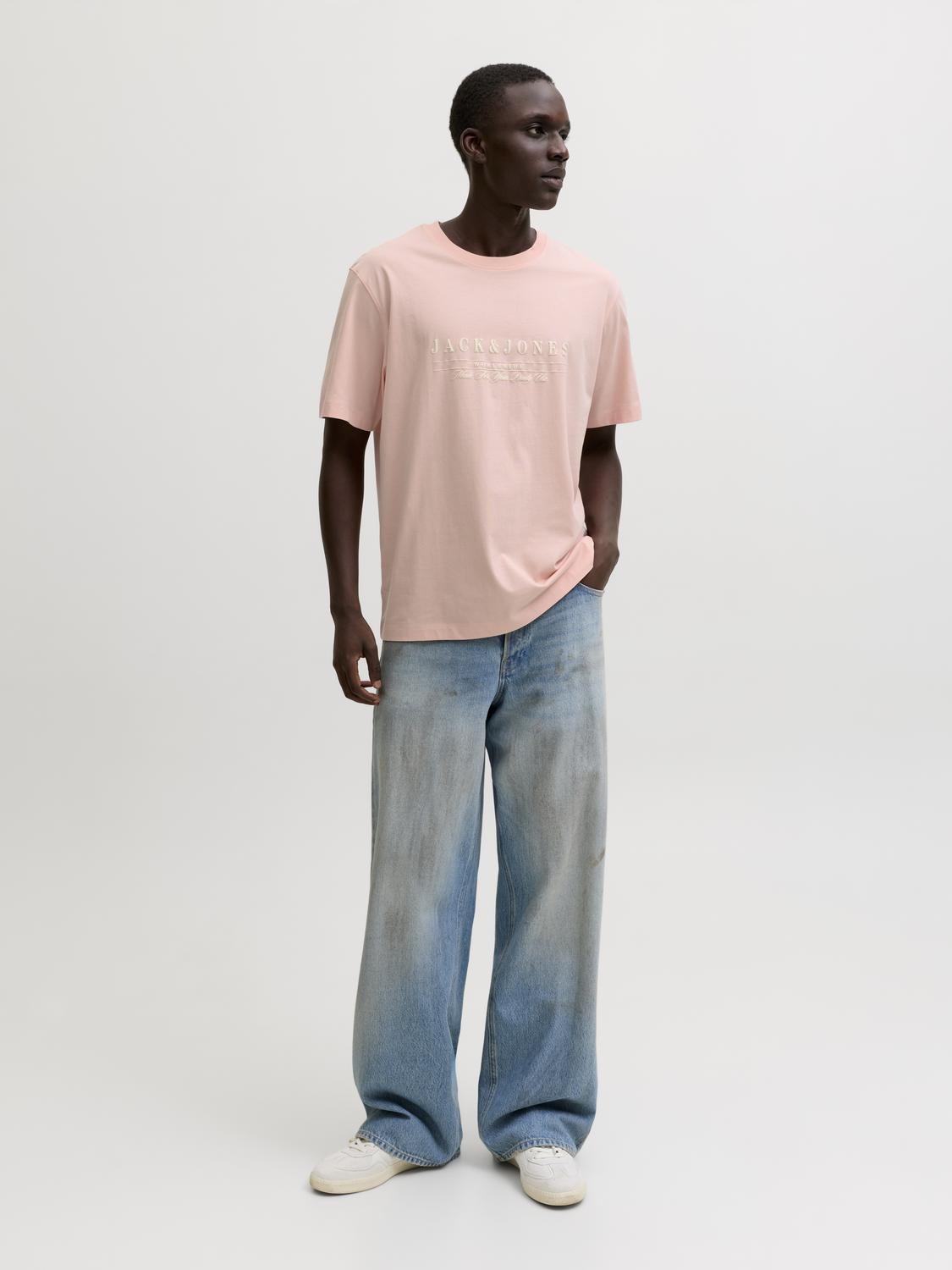 model_shot-front_full