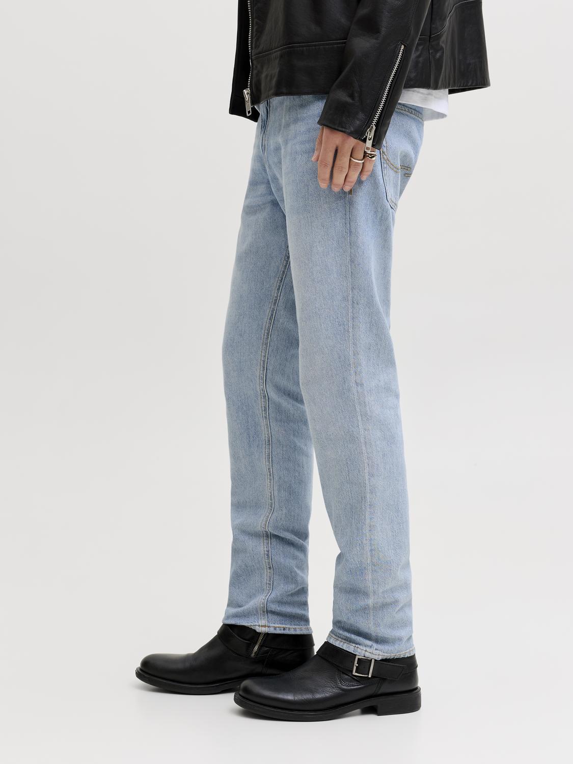 model_shot-detail