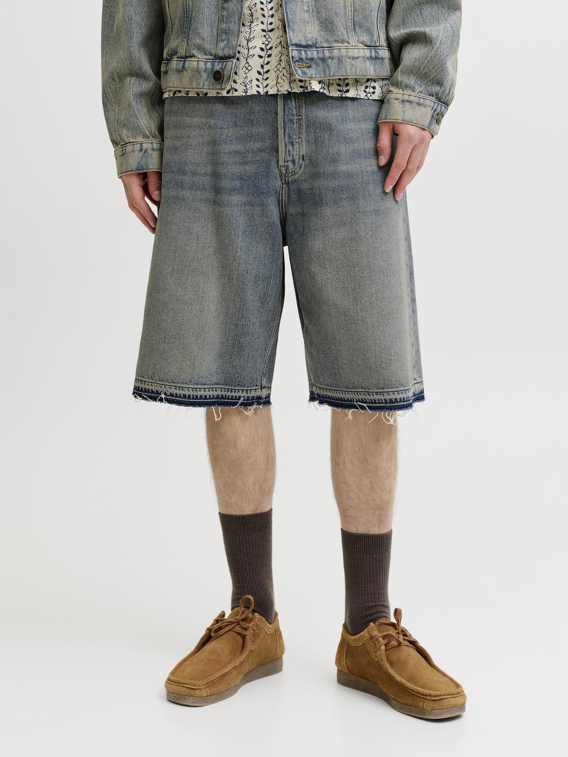 model_shot-front
