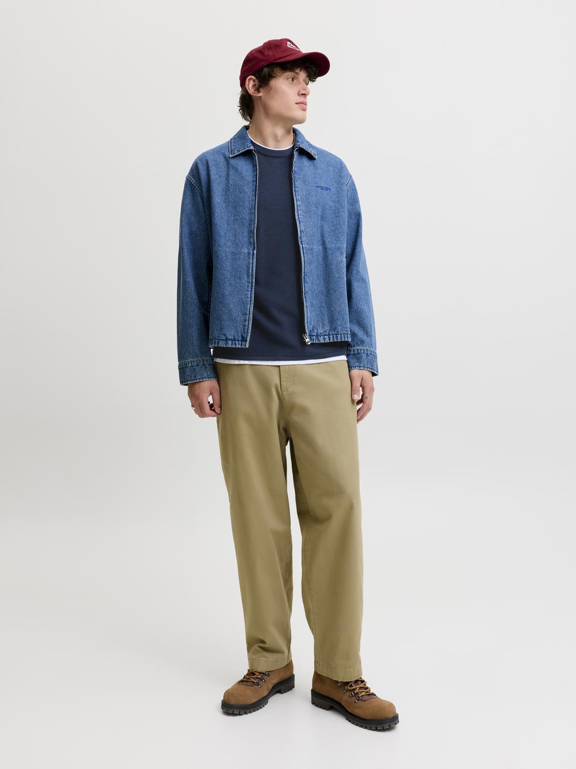 model_shot-front_full