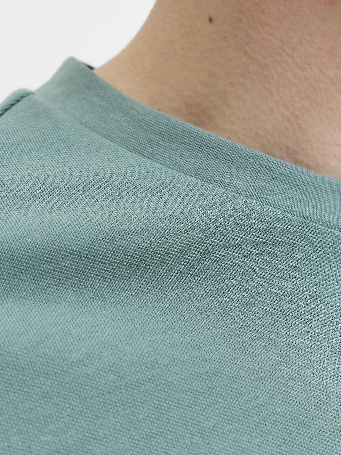 model_shot-detail