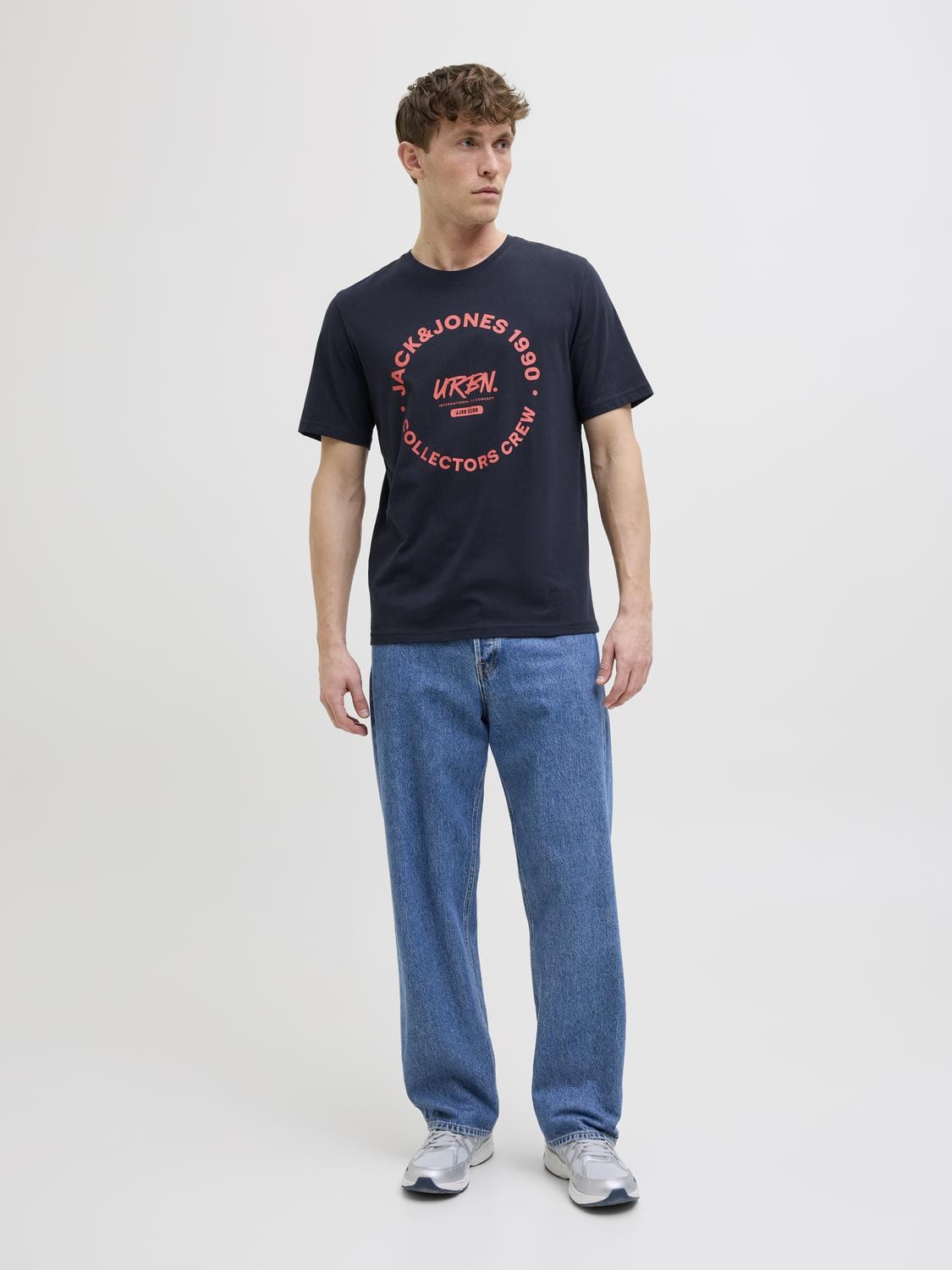 model_shot-front_full