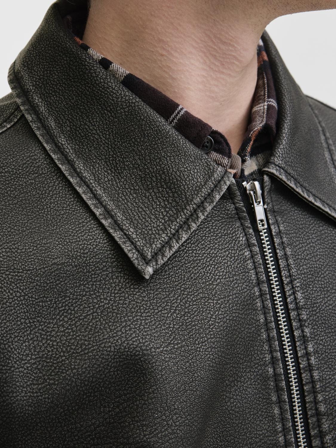 model_shot-detail