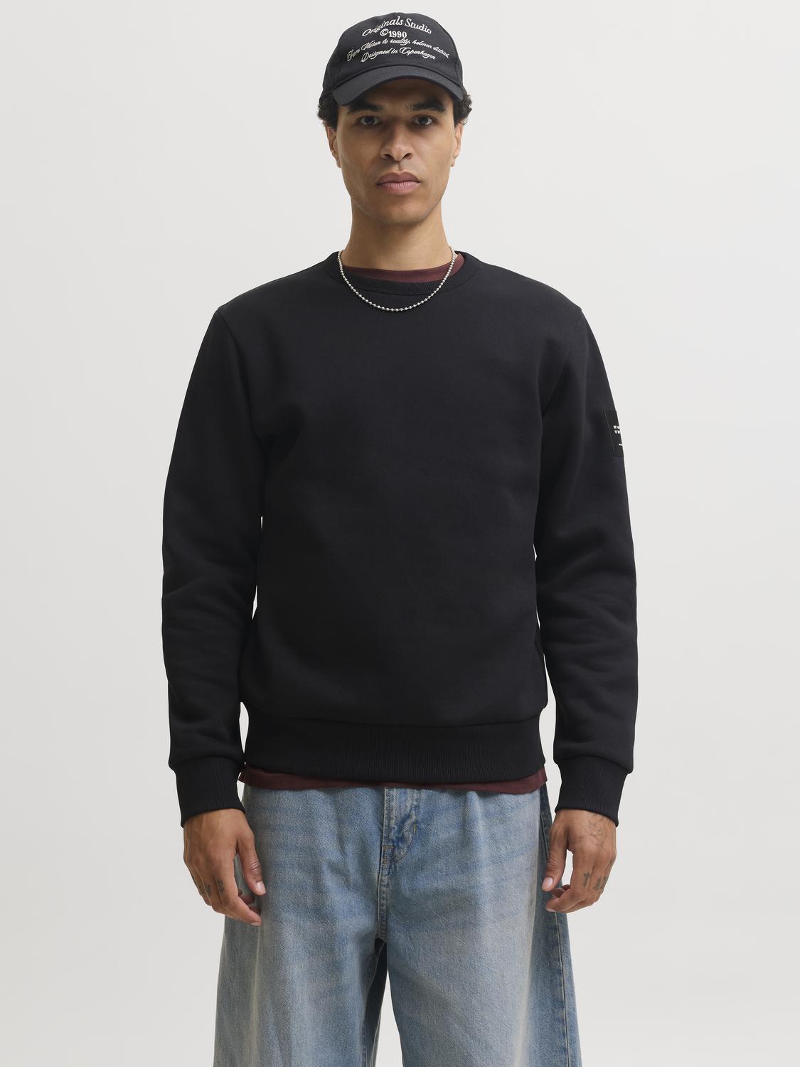 model_shot-front