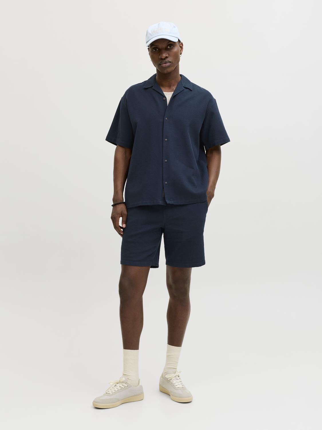 model_shot-front_full