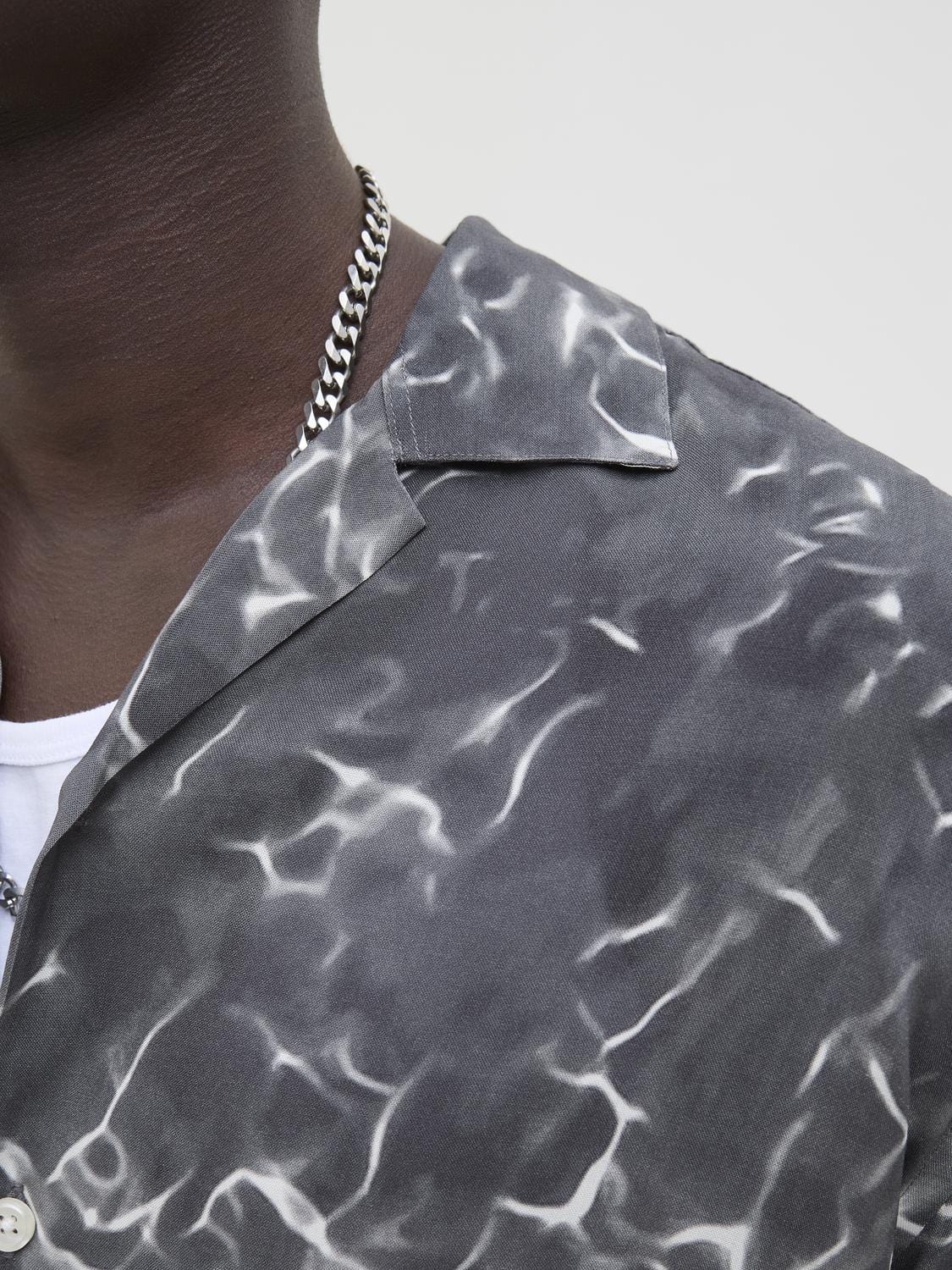 model_shot-detail