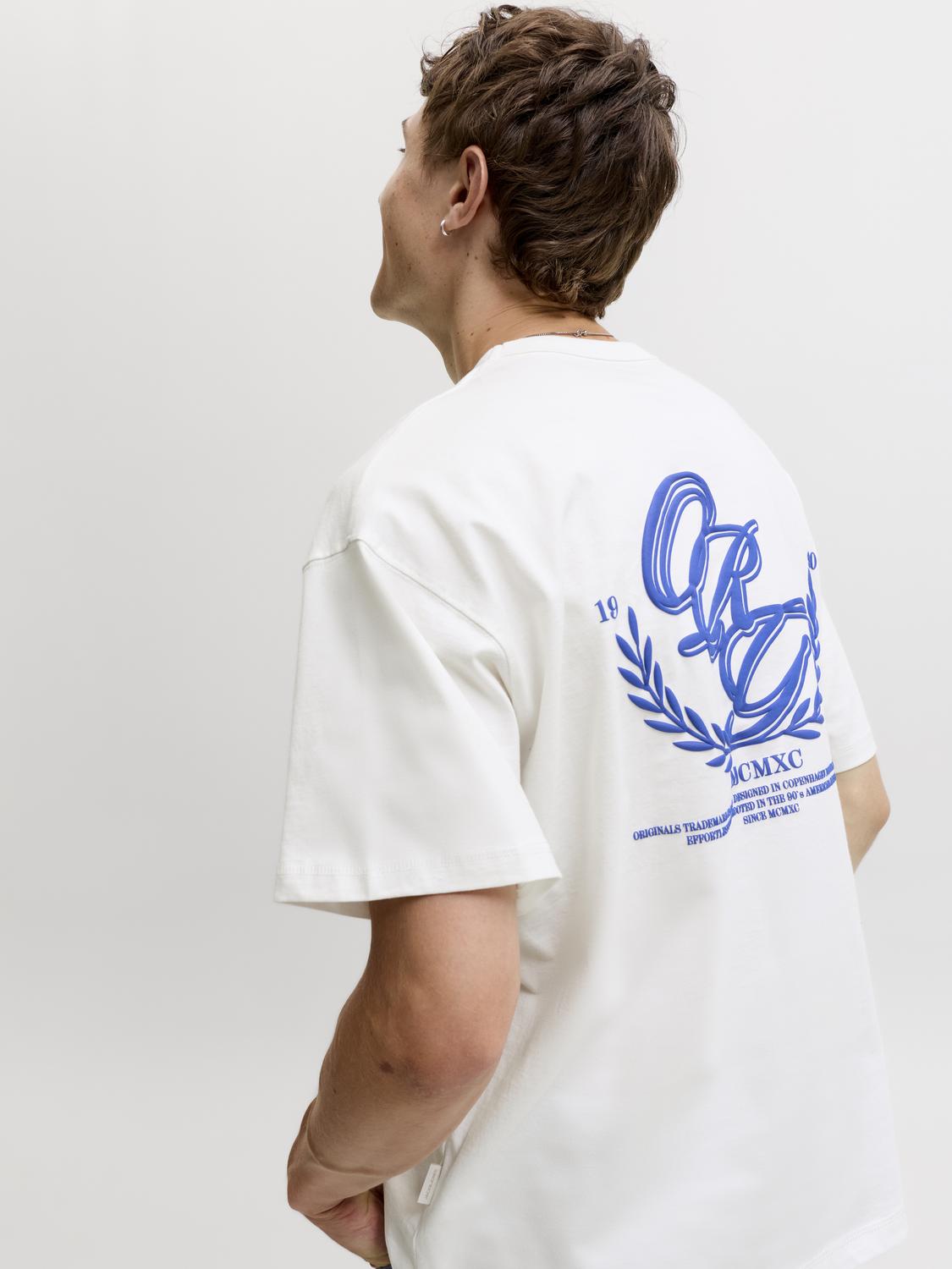 model_shot-creative