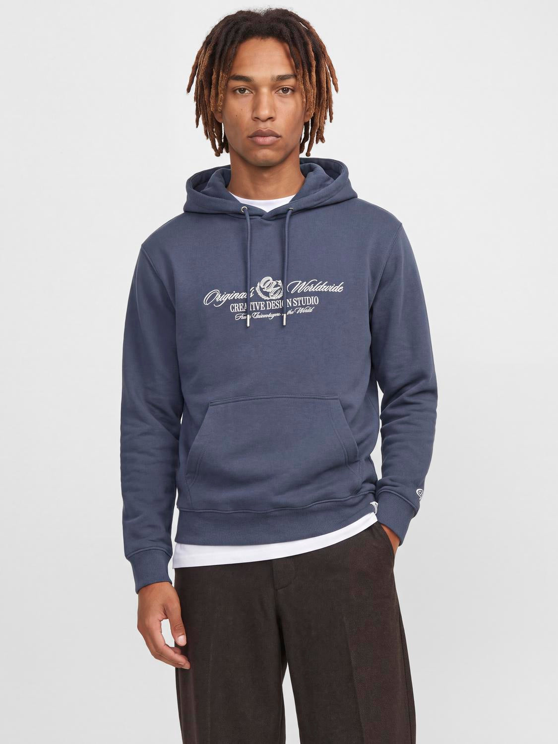 model_shot-front