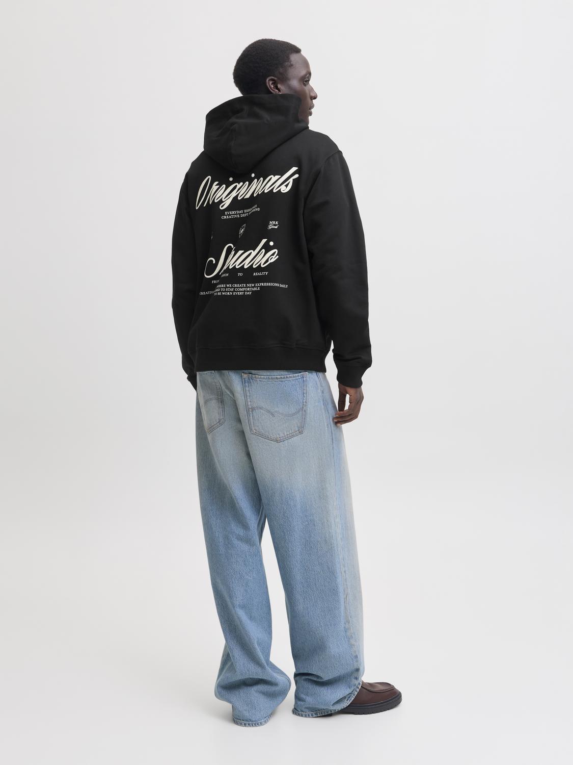model_shot-back