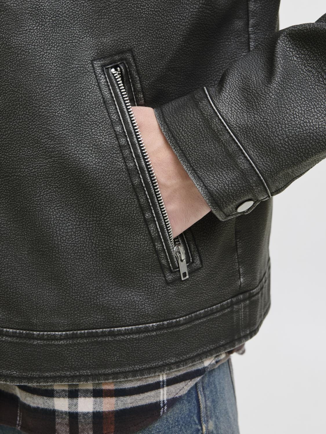 model_shot-detail