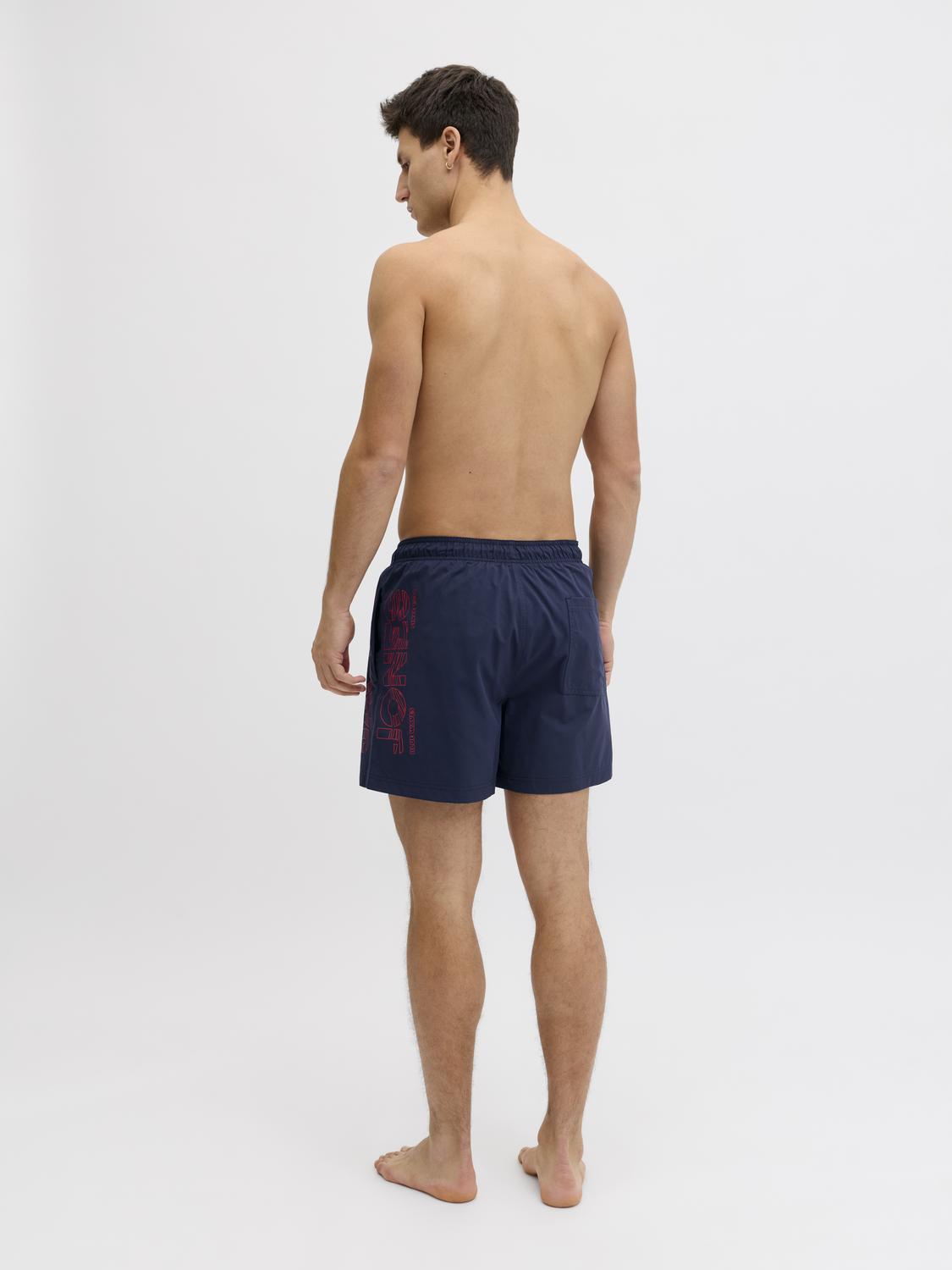 model_shot-back
