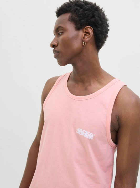 model_shot-creative