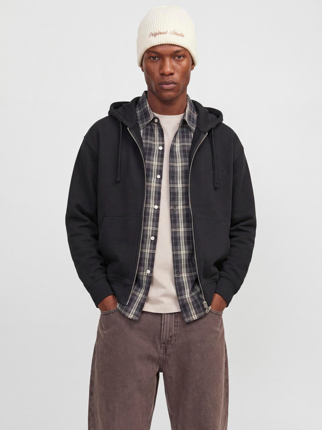model_shot-front