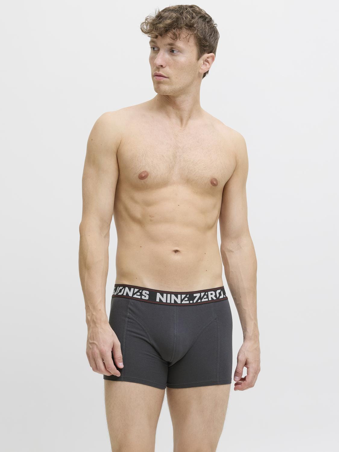 model_shot-detail