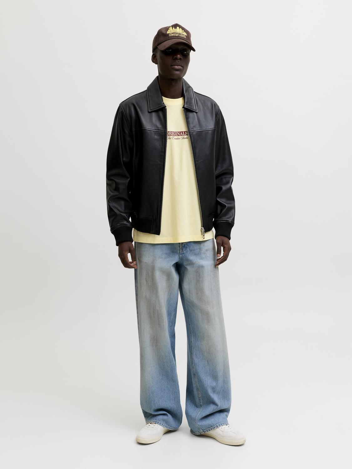 model_shot-front_full