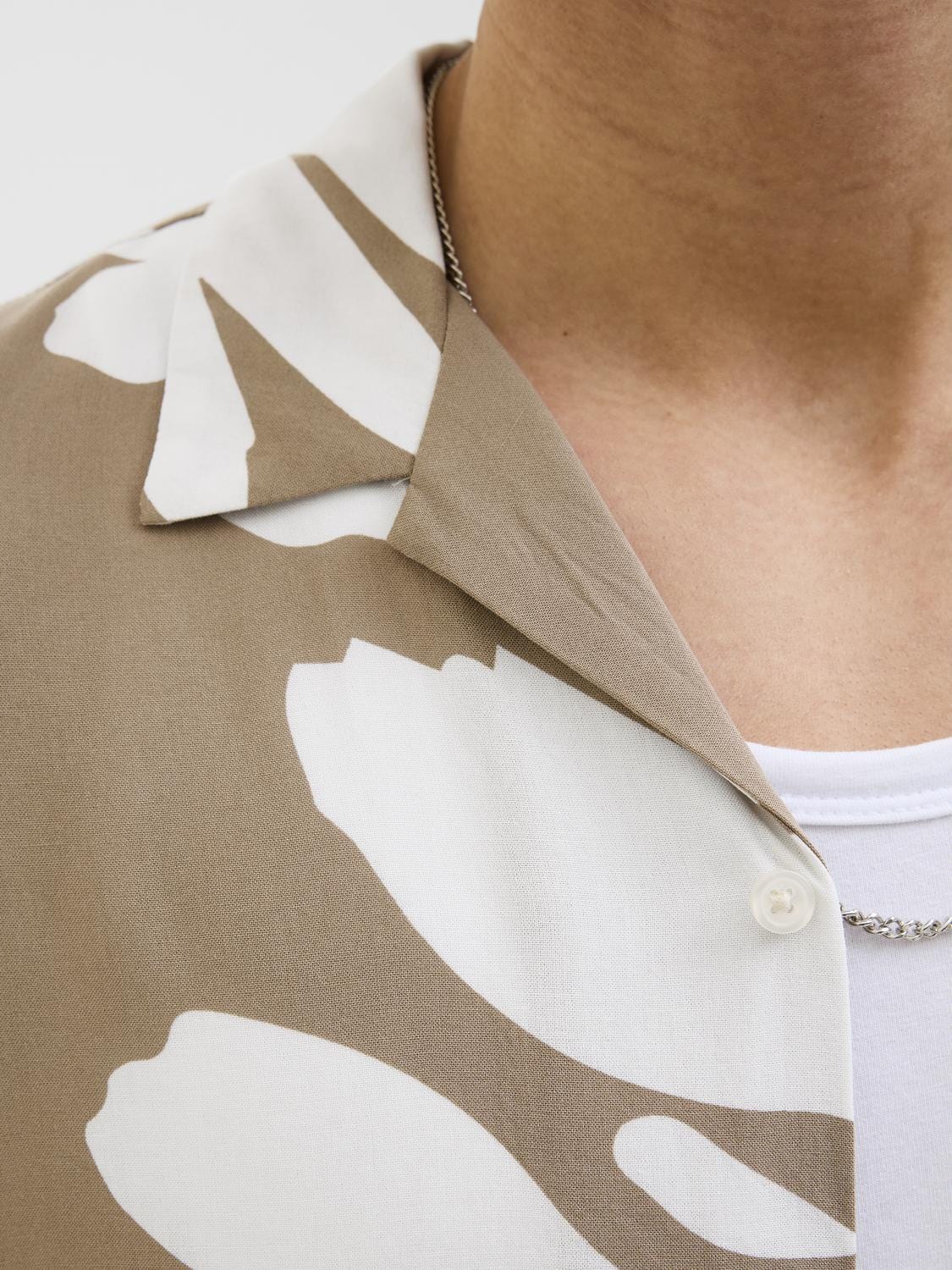 model_shot-detail