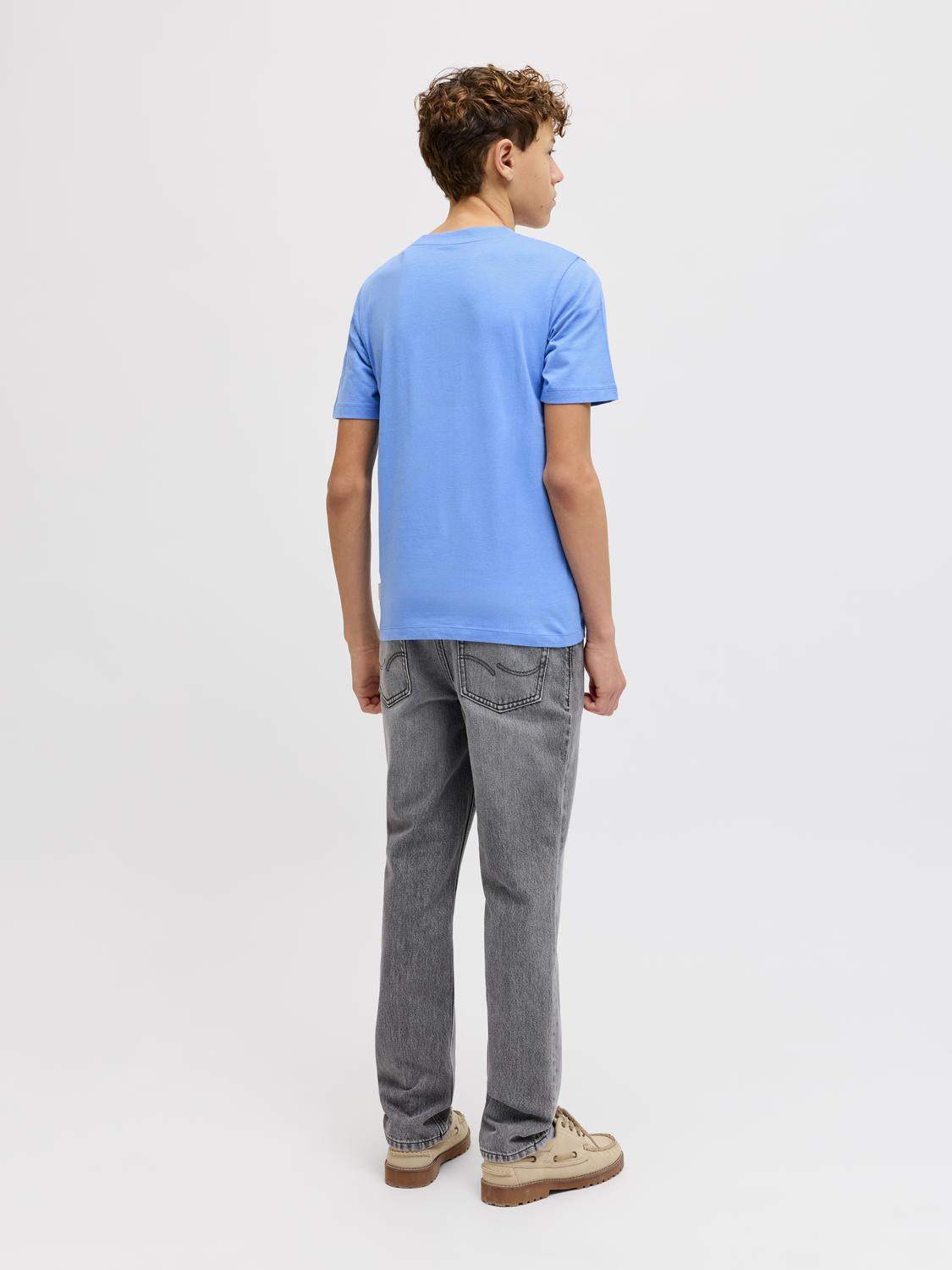 model_shot-back