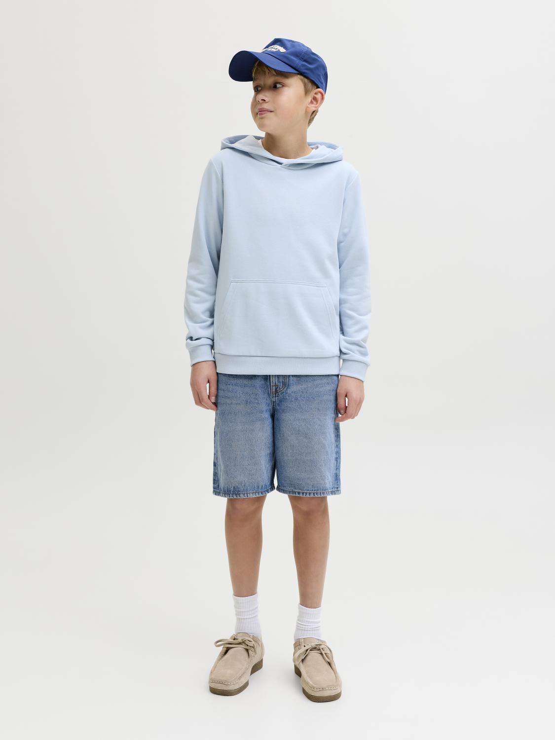 model_shot-front_full