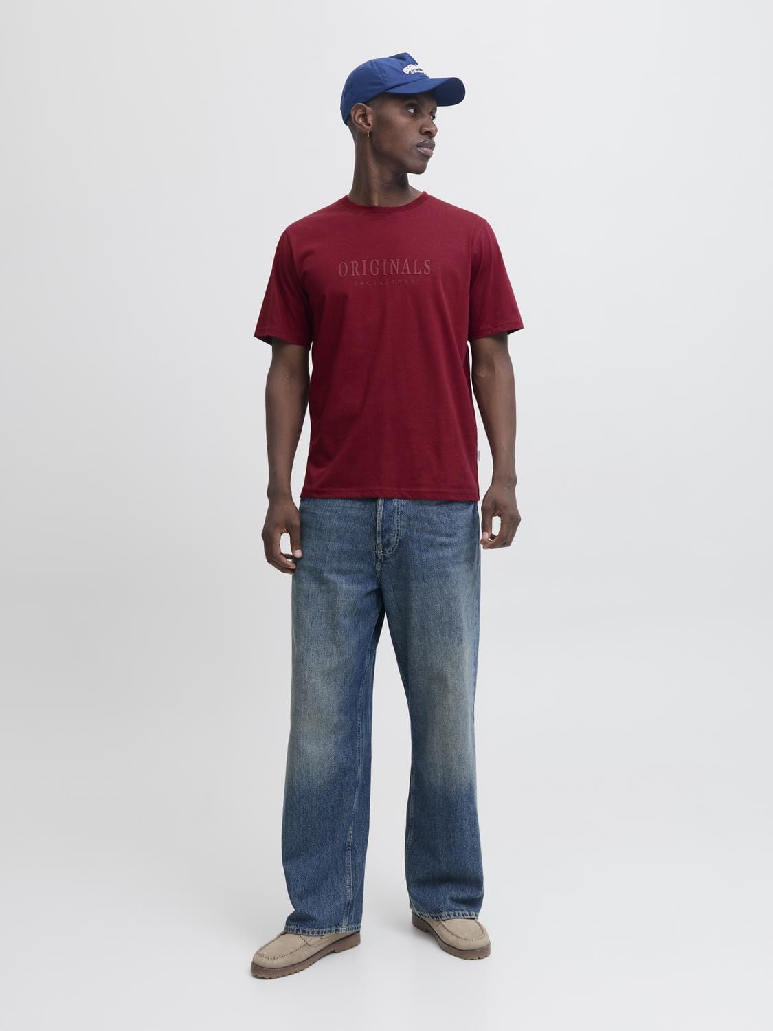 model_shot-front_full