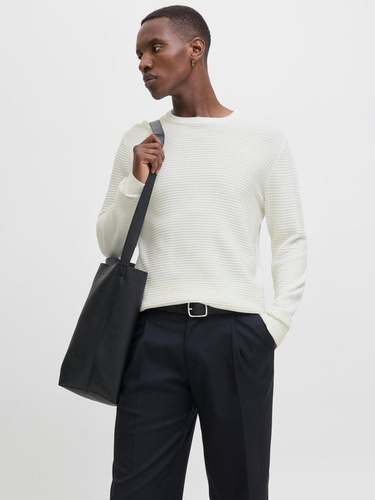 model_shot-front