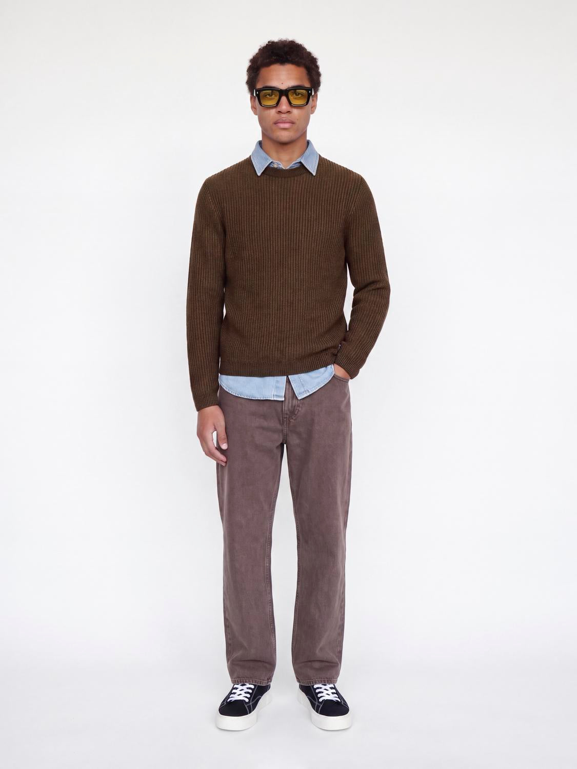model_shot-front_full