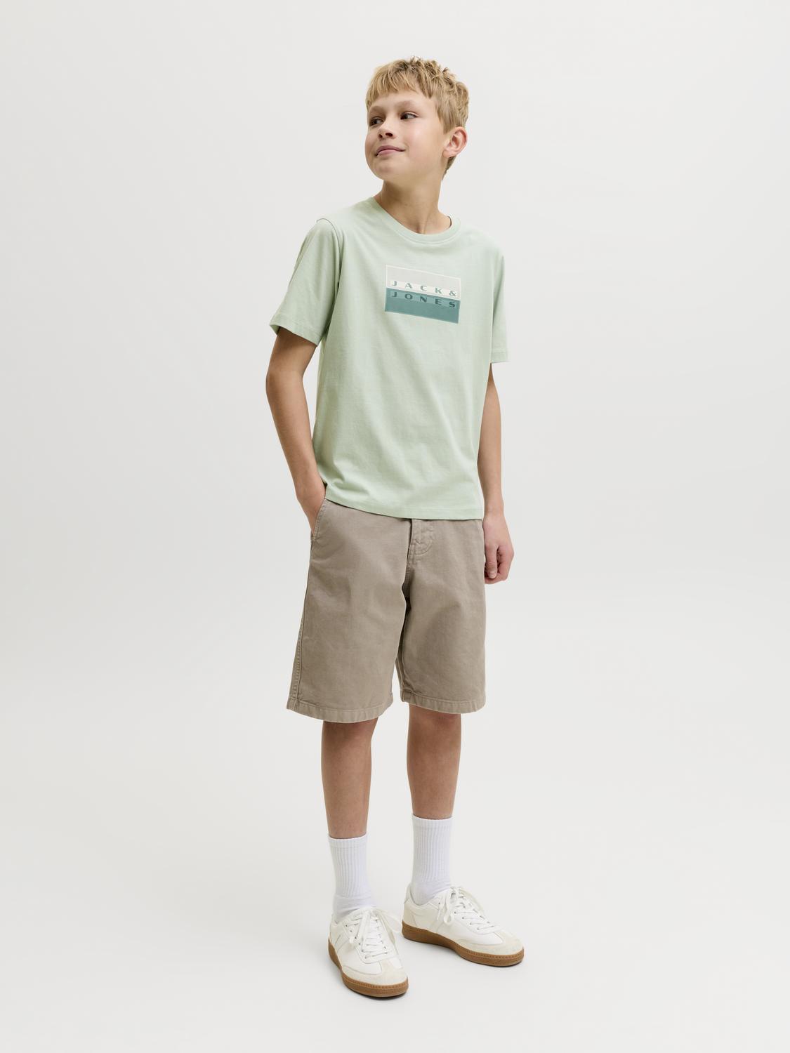 model_shot-front_full