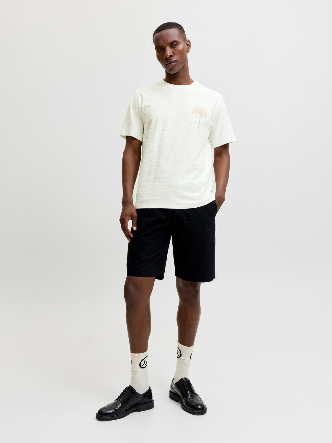 model_shot-front_full