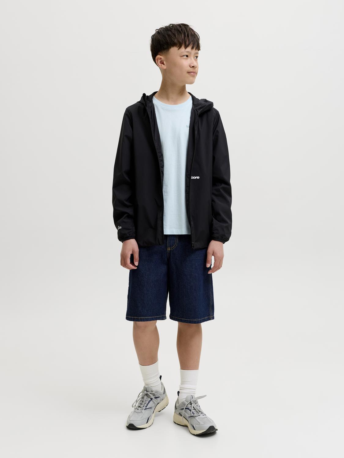 model_shot-front_full