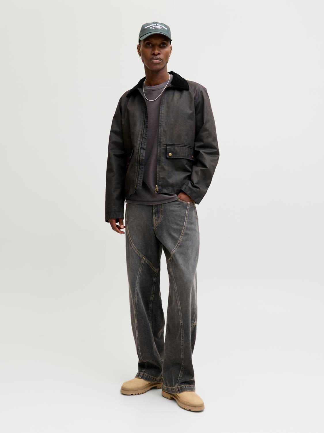 model_shot-front_full