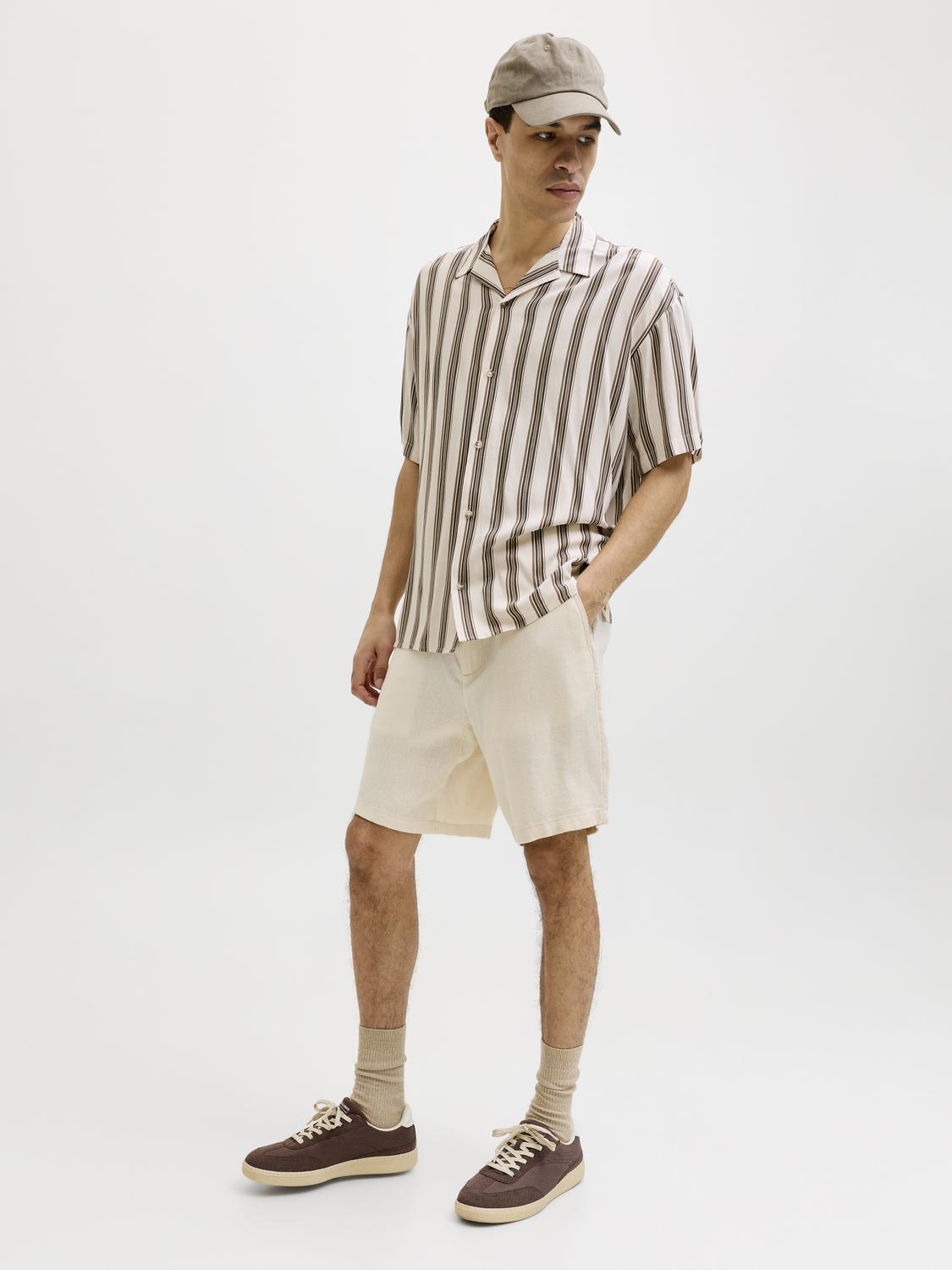 model_shot-creative