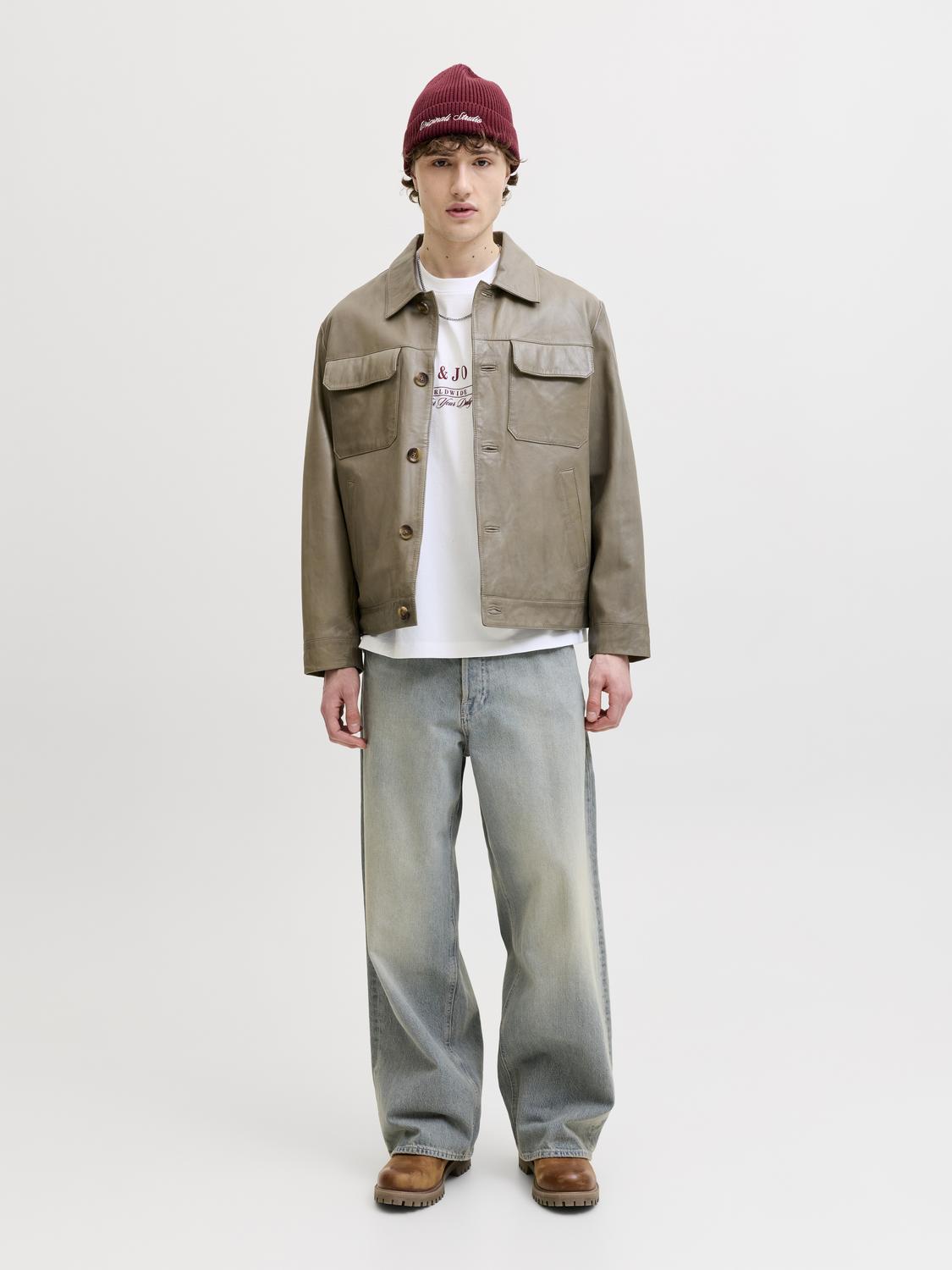 model_shot-front_full