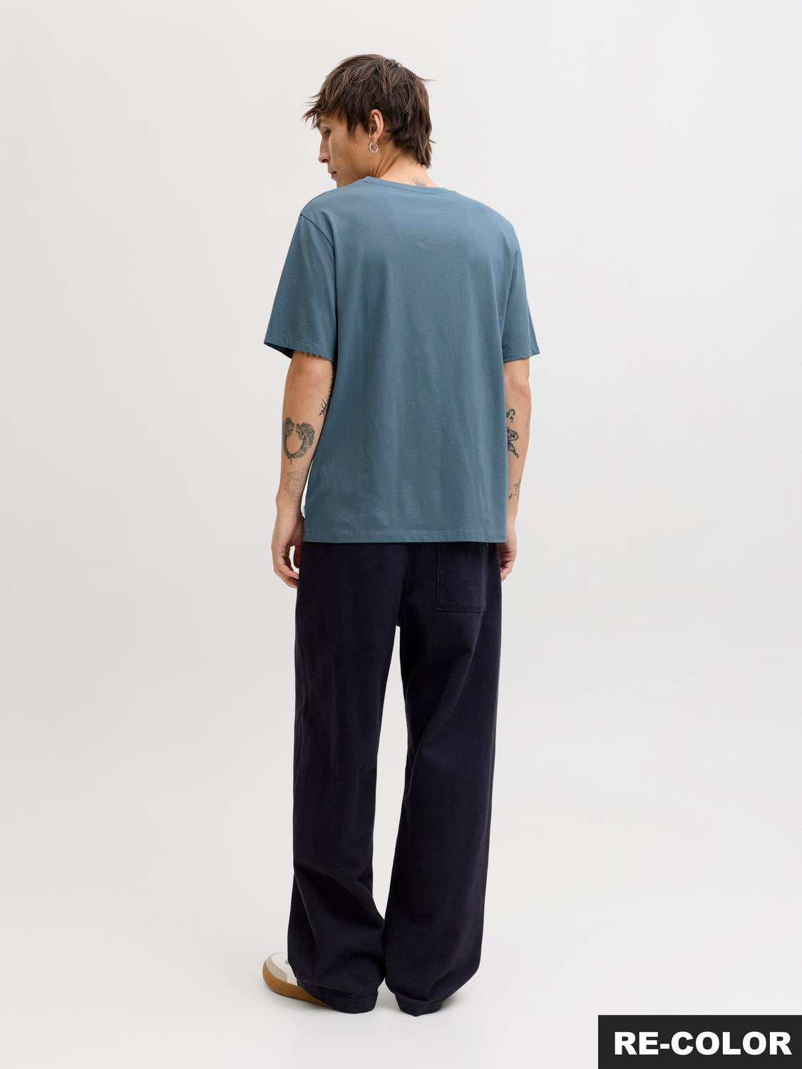 model_shot-back