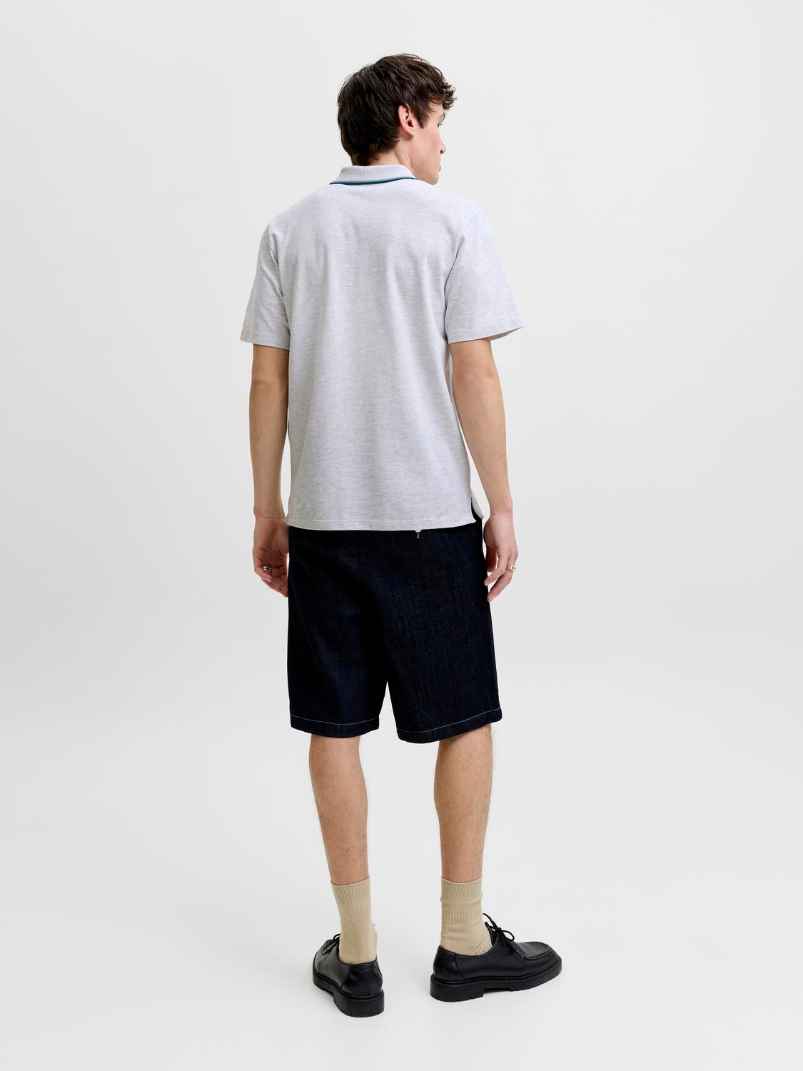 model_shot-back