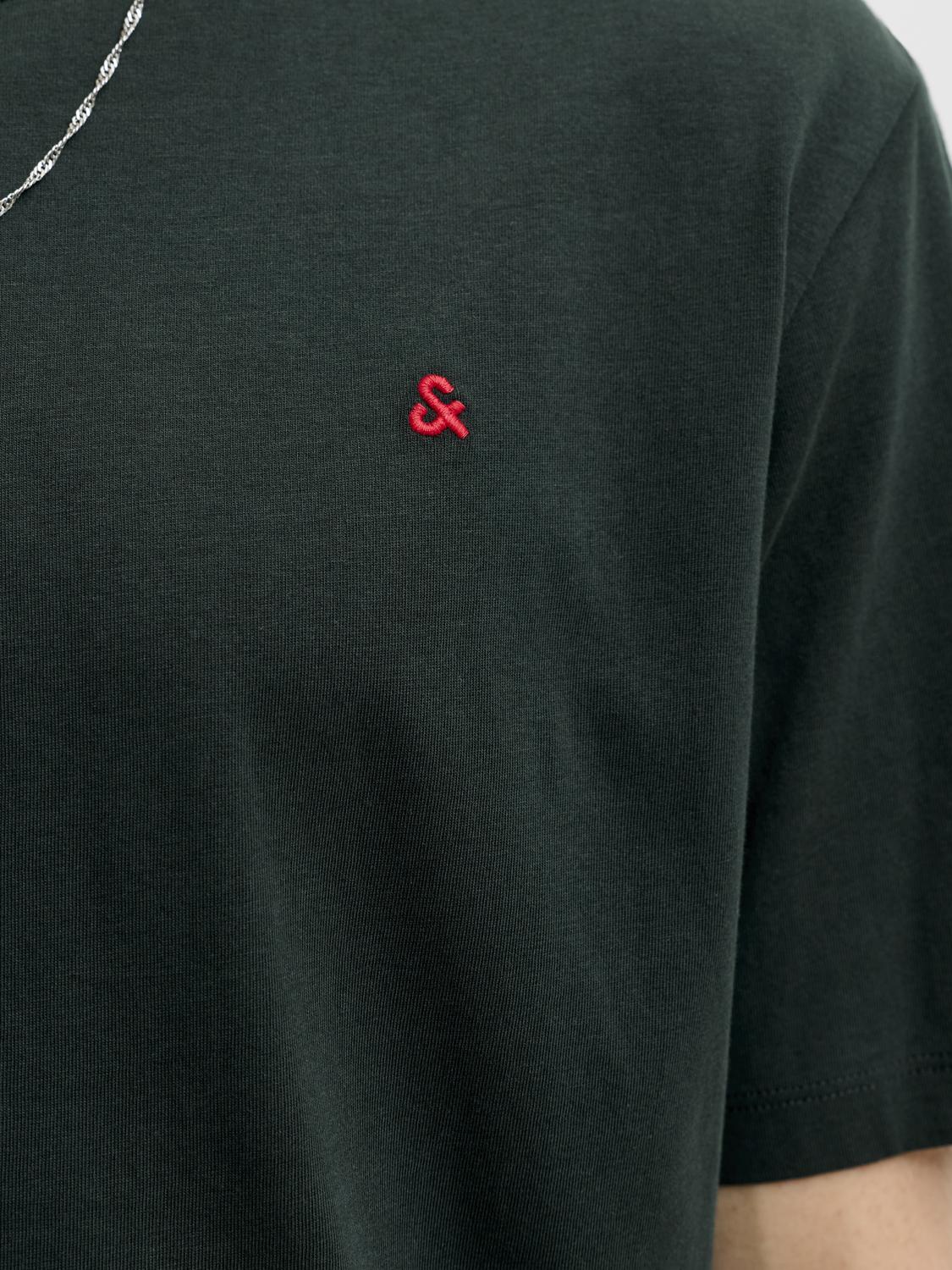 model_shot-detail