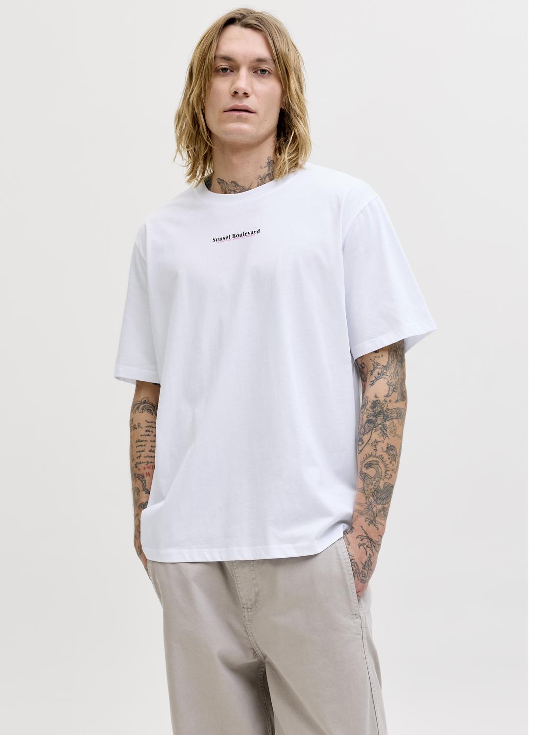 model_shot-front