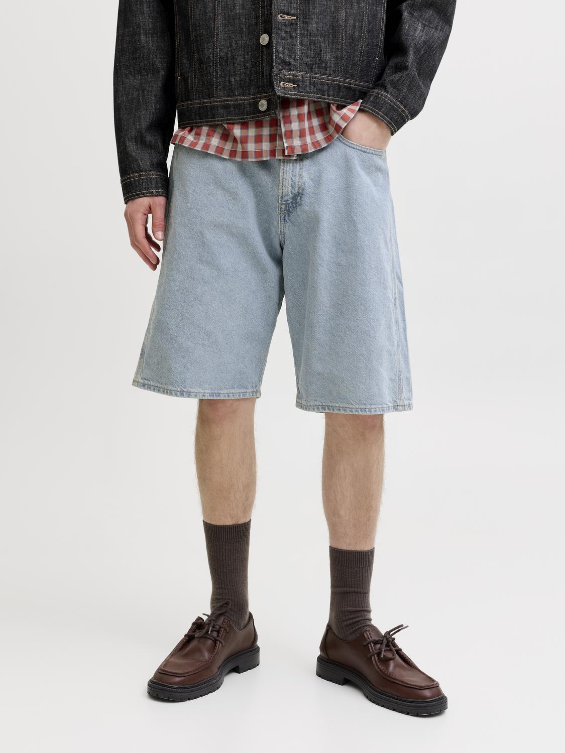 model_shot-front