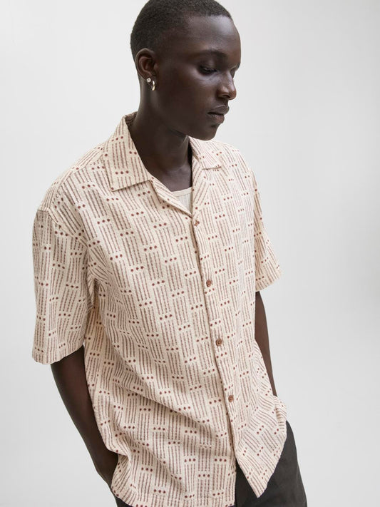 model_shot-creative