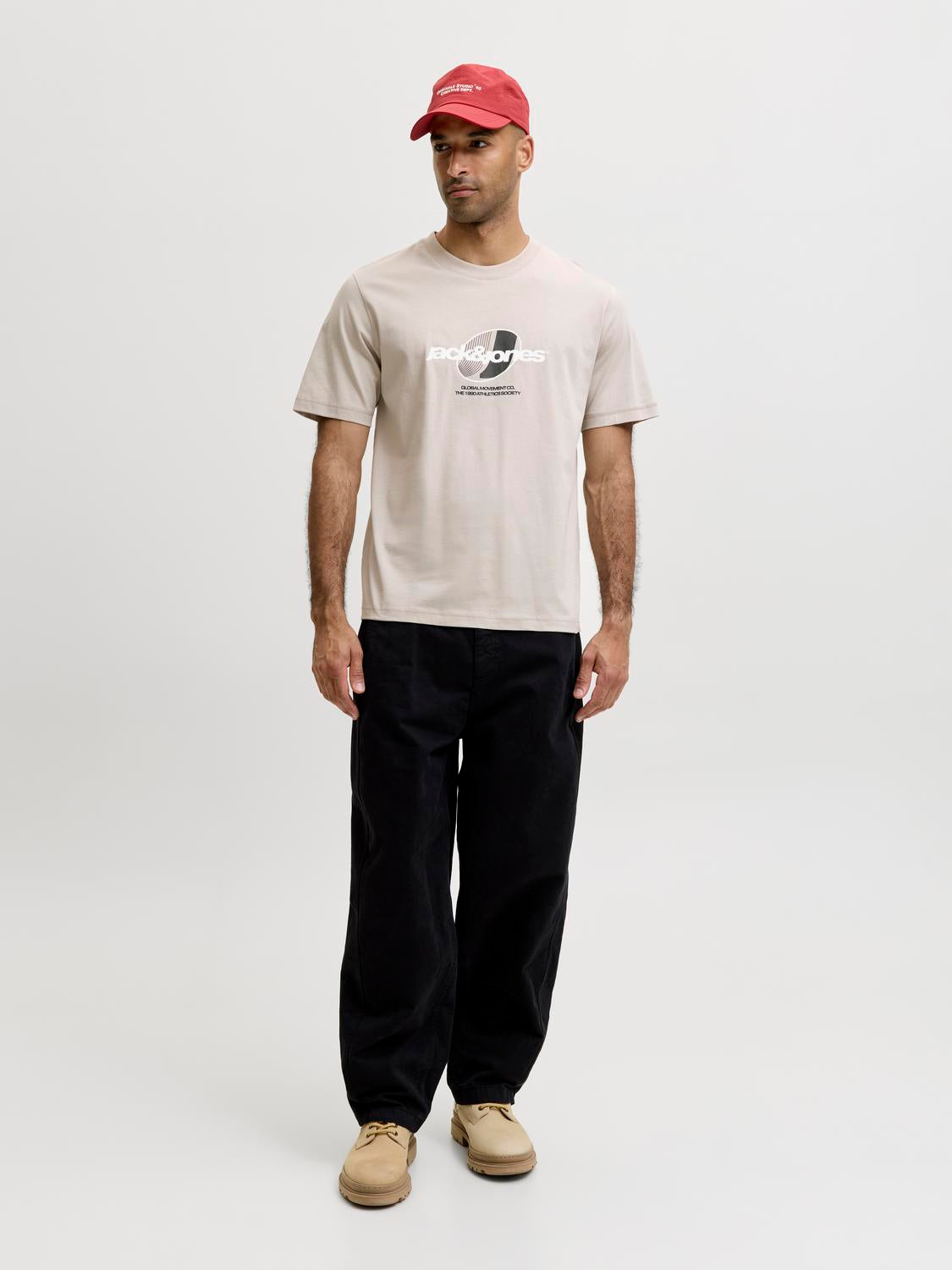 model_shot-front_full