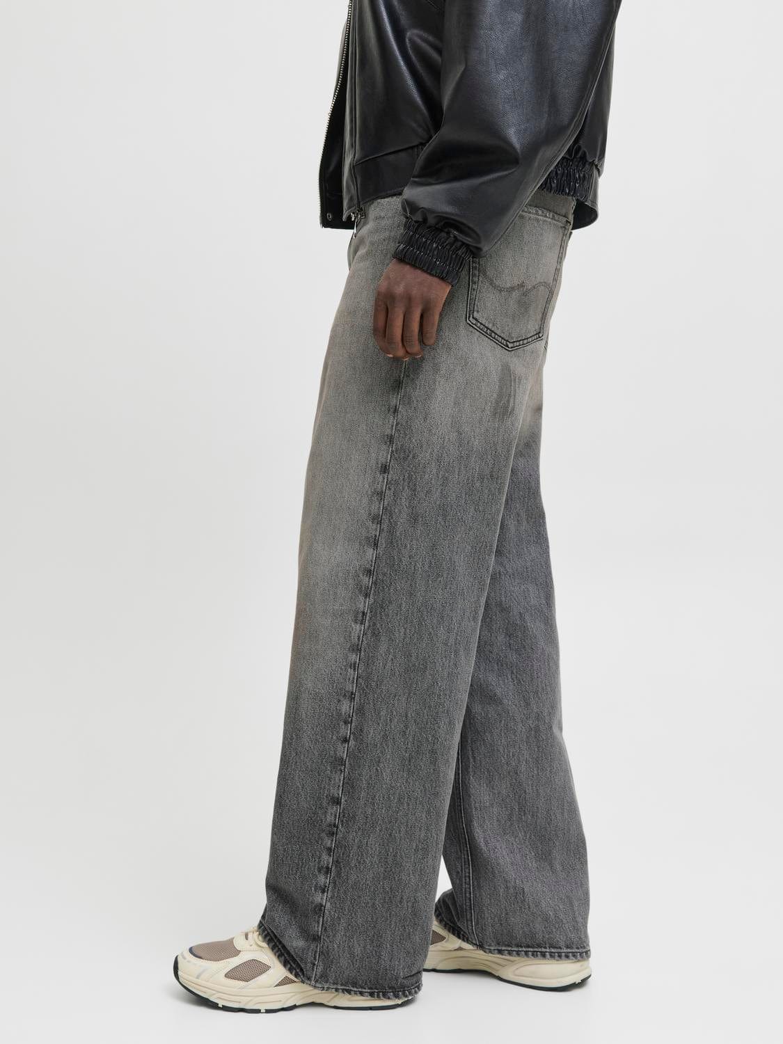 model_shot-detail