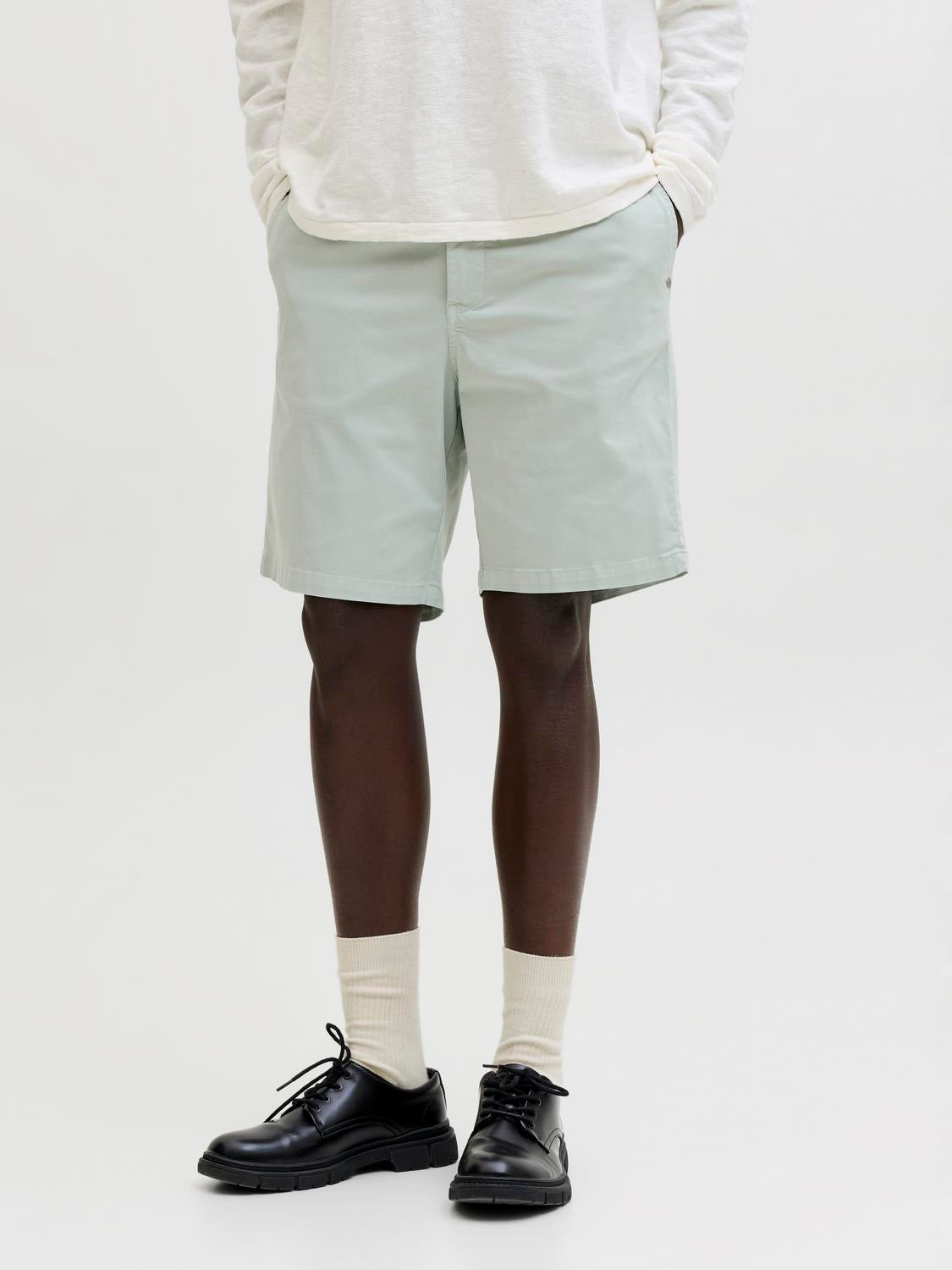 model_shot-front