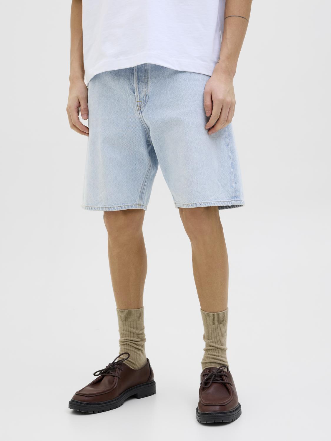 model_shot-front