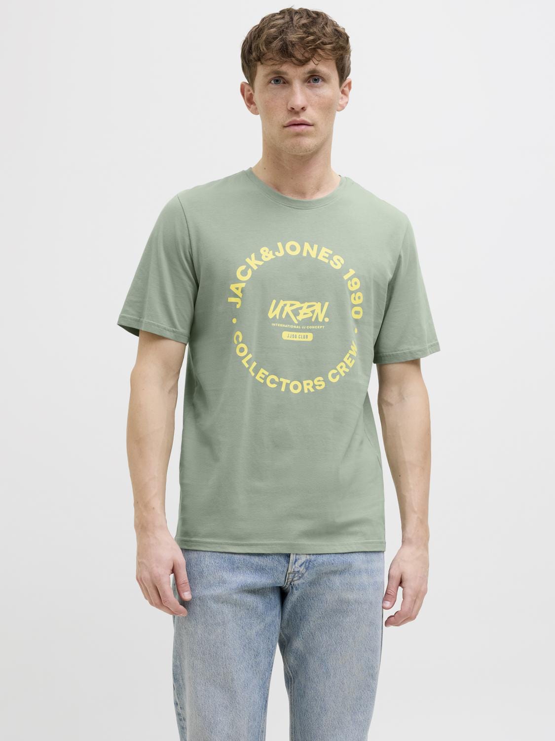 model_shot-front