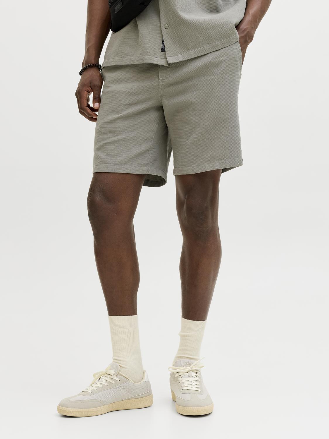 model_shot-front