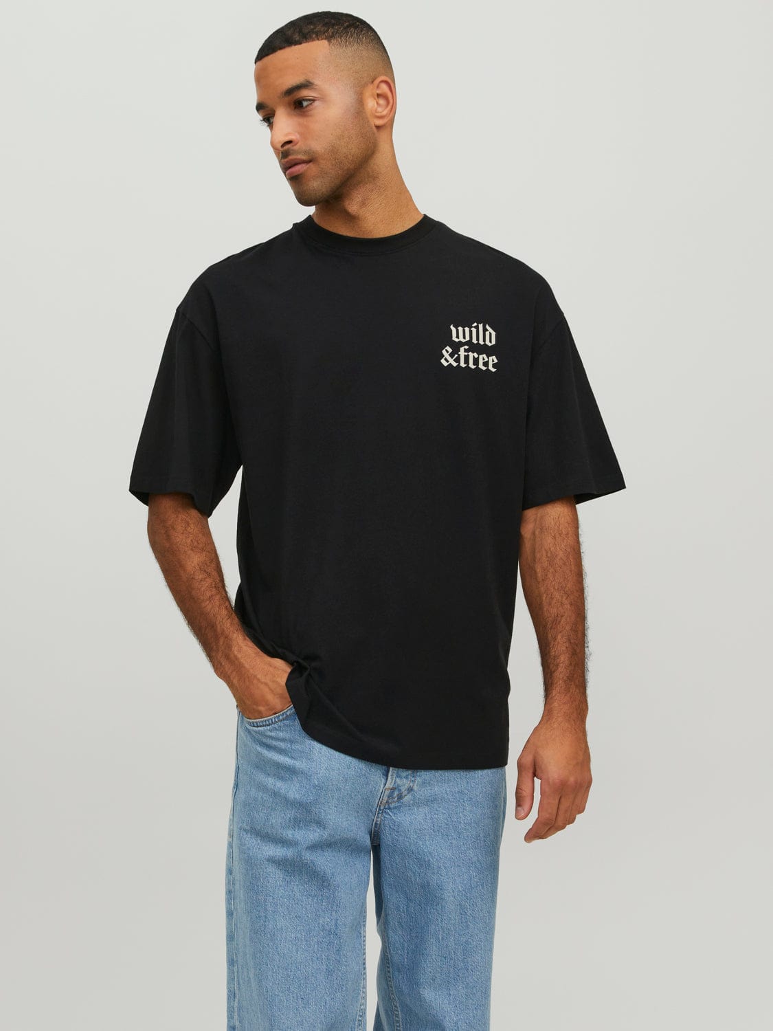 Camiseta de manga corta con estampado negra WORLD