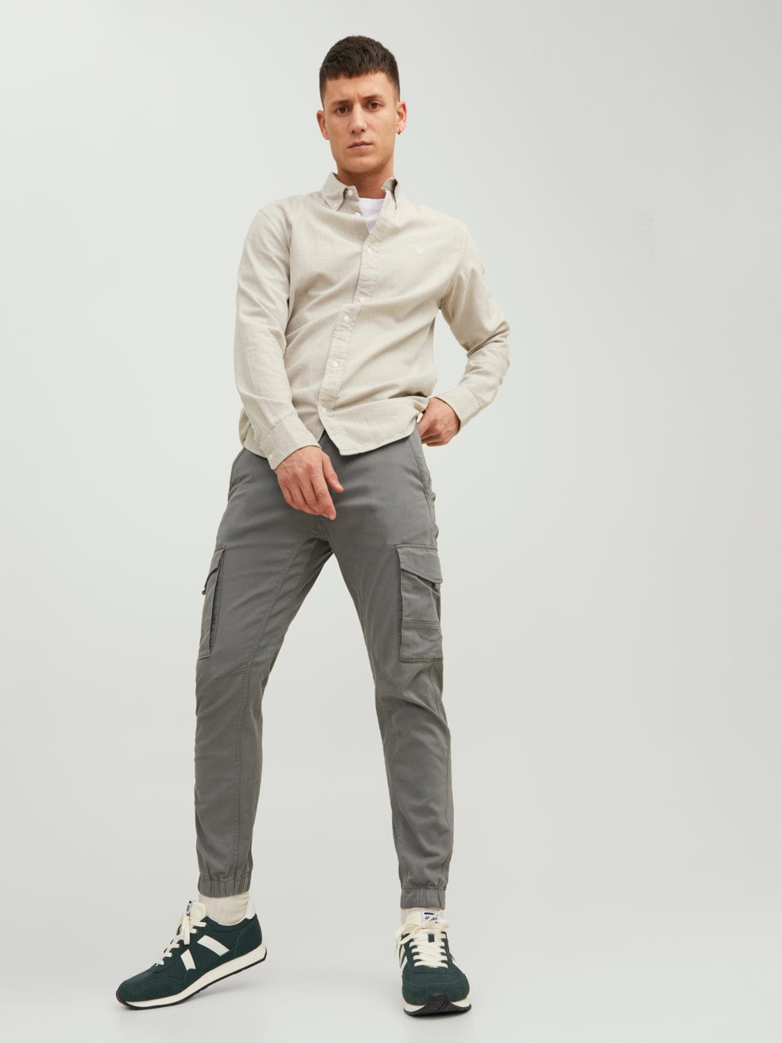 Pantalón Cargo Gris - JPSTPAUL JJFLAKE CARGO NOOS