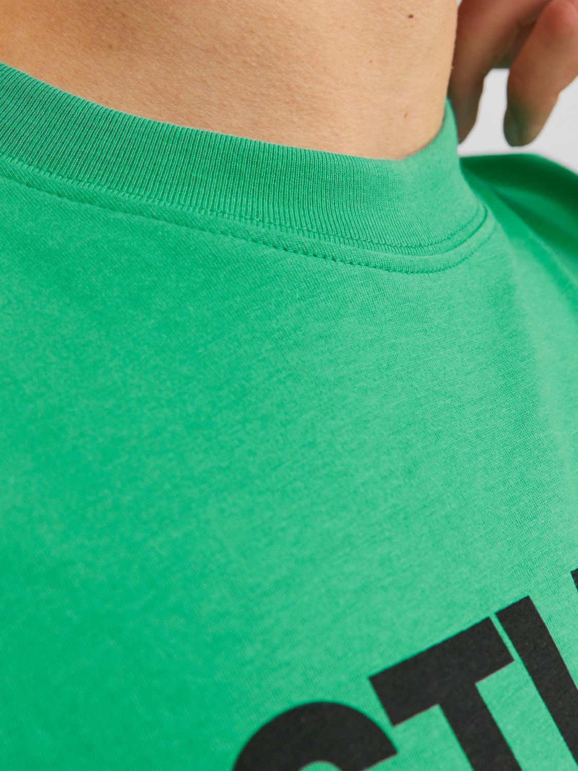Camiseta diseño verde JORTHROWS